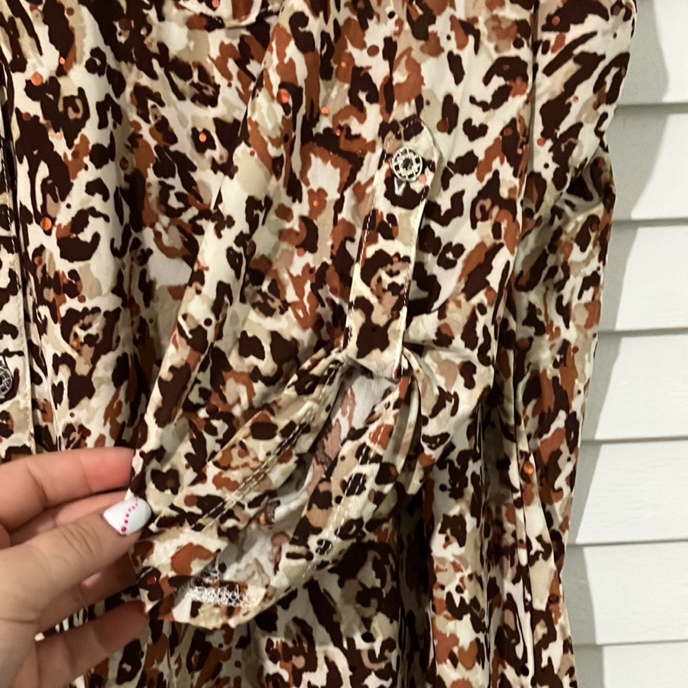 HOLIDAY DEAL! Emily Daniel’s Button Down Blouse - Picture 9 of 11